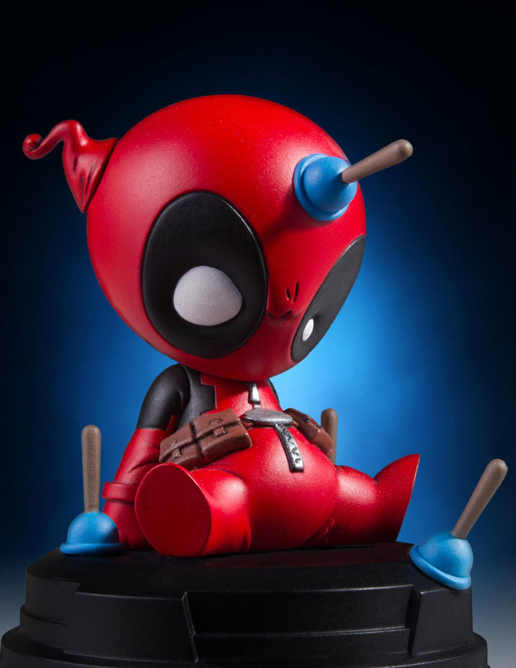 deadpool-animated-statue-by-gentle-giant-1