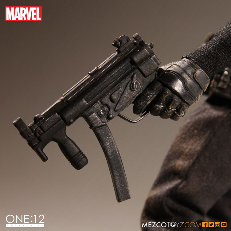 punisher-one-twelve-collectible-action-figure-mezco-toyz-8