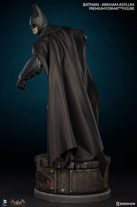 batman-arkham-asylum-premium-figure-sideshow-4