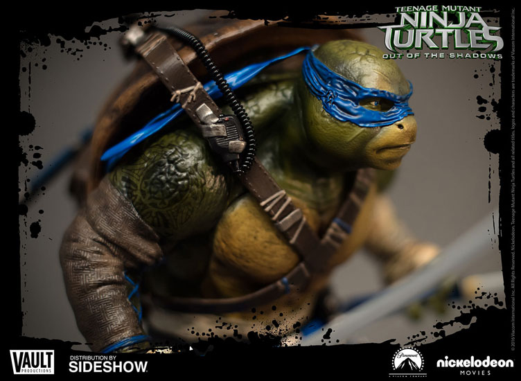 tmnt-out-of-the-shadows-leonardo-statue-1