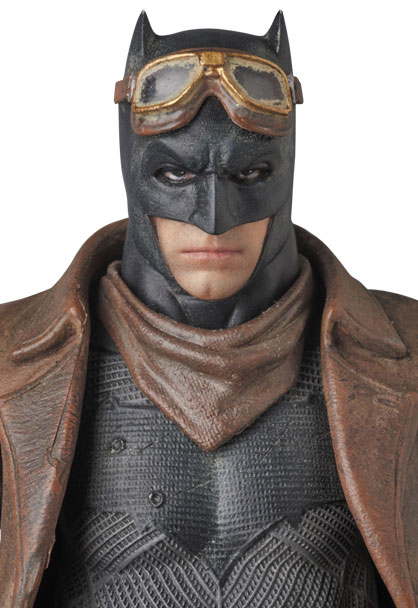 knightmare-batman-mafex-action-figure-1