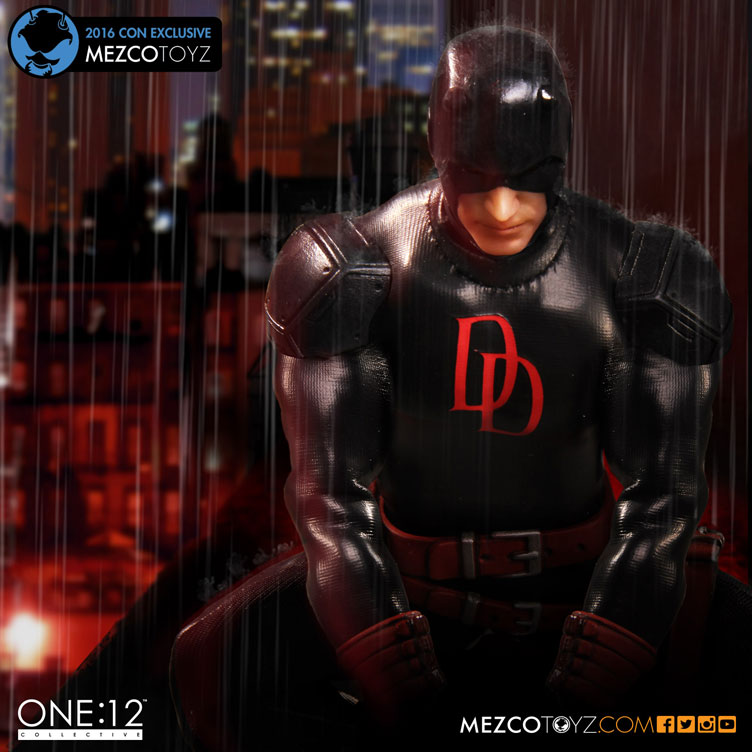 mezco-toyz-daredevil-shadowland-2016-new-york-comic-con-exclusive