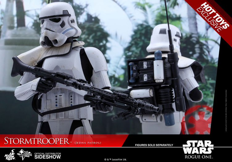 star-wars-rogue-one-stormtrooper-hot-toys-figure-1