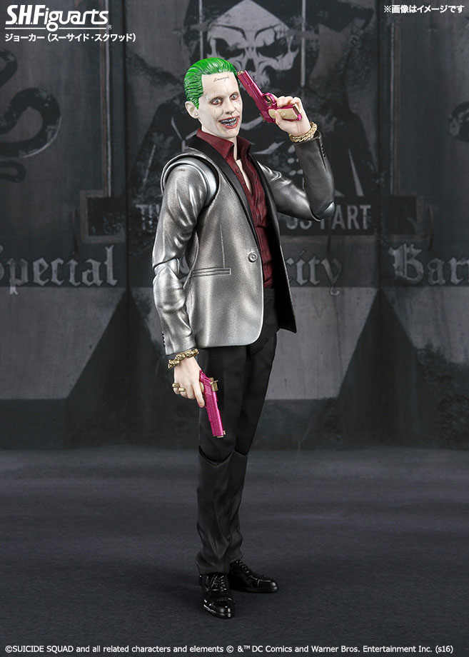 suicide-squad-the-joker-sh-figuarts-action-figure-1