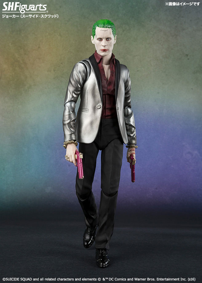 suicide-squad-the-joker-sh-figuarts-action-figure-3