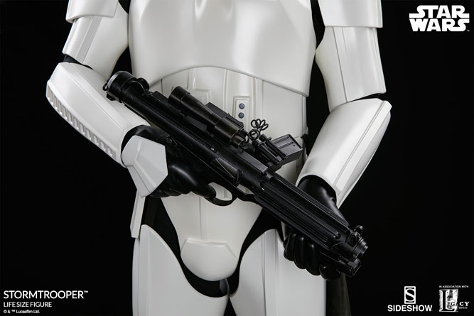 sideshow-life-size-stormtrooper-11