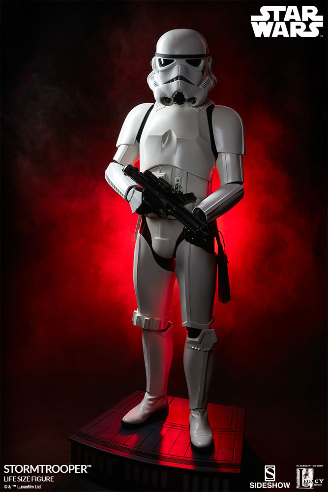 sideshow-life-size-stormtrooper-2