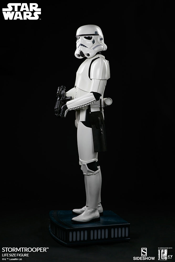 sideshow-life-size-stormtrooper-4