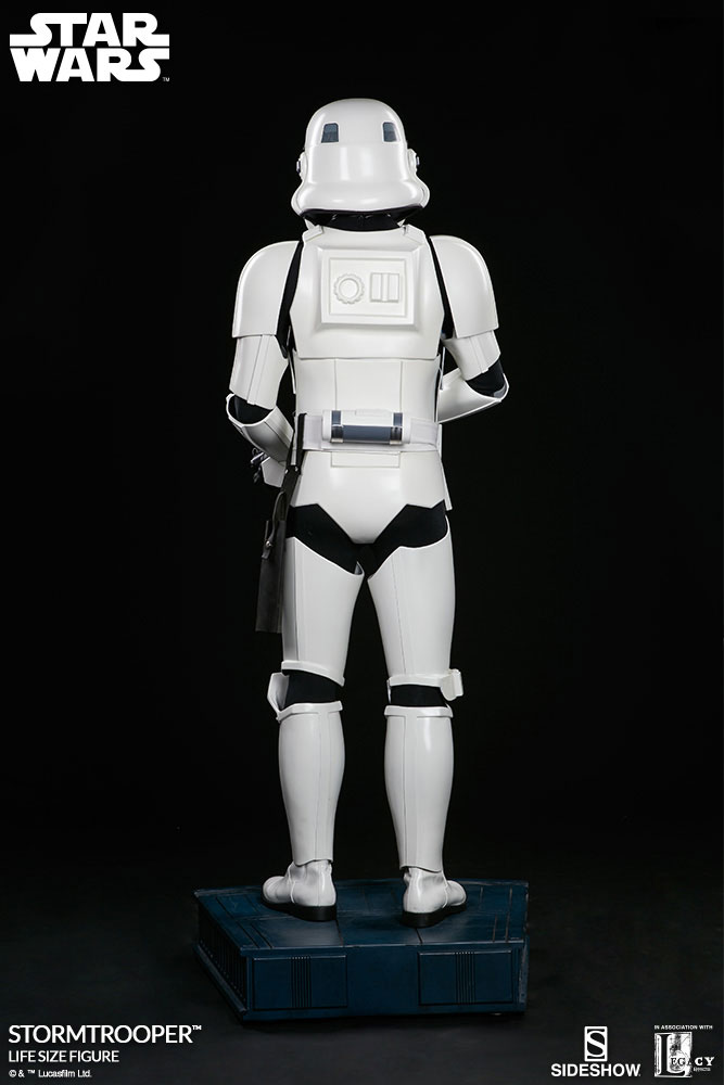 sideshow-life-size-stormtrooper-5