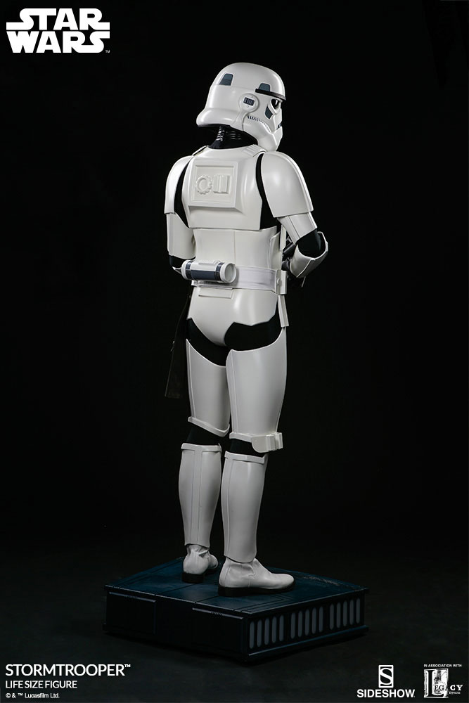 sideshow-life-size-stormtrooper-6