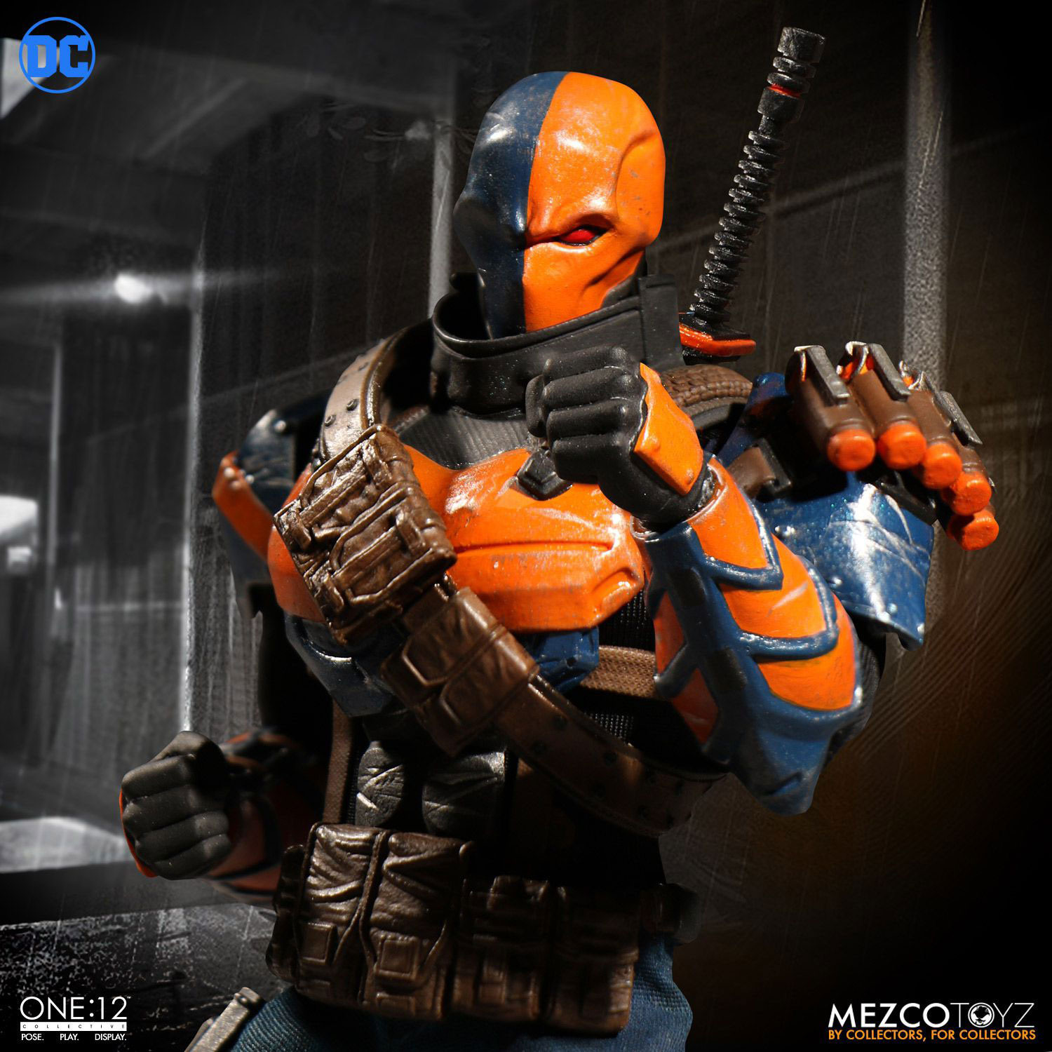 deathstroke-mezco-one-12-action-figure-3