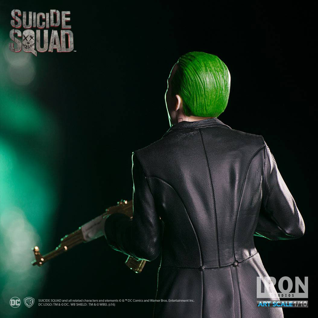 suicide-squad-the-joker-statue-iron-studios-3