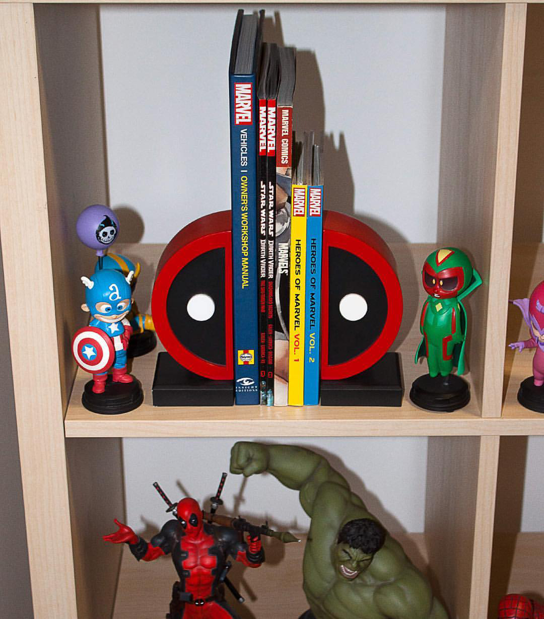 deadpool-book-ends-gentle-giant