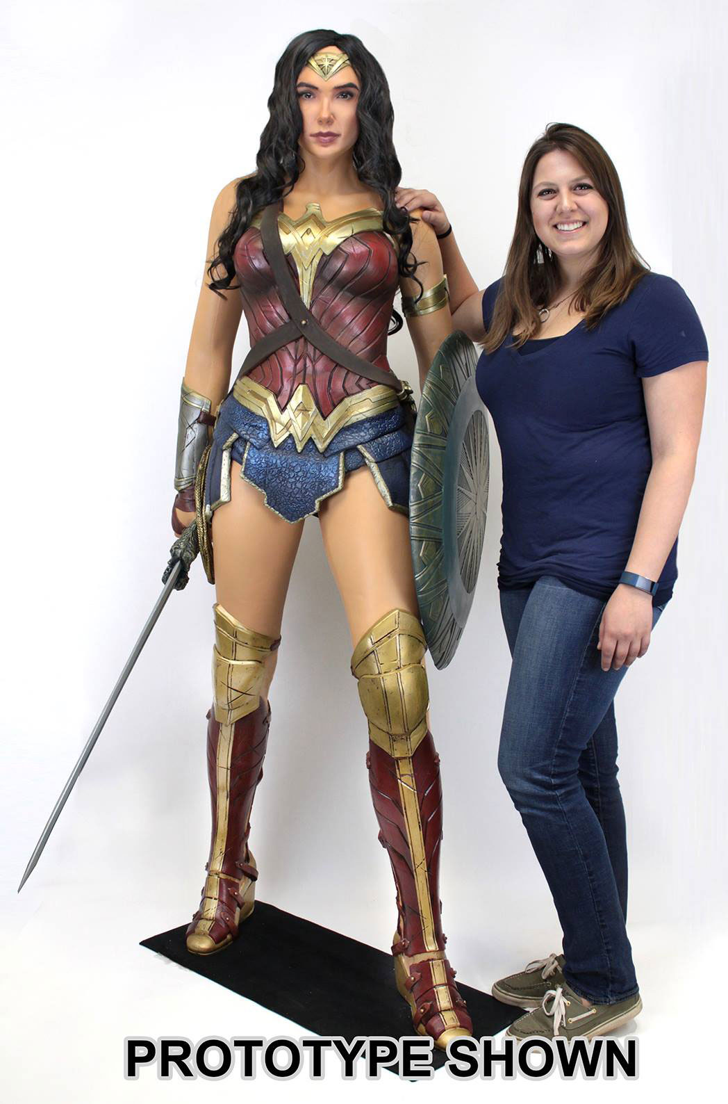 wonder-woman-movie-life-size-figure-neca-2