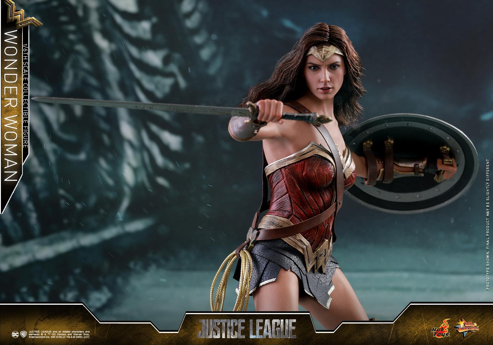 Hot-Toys-JL-Wonder-Woman-007