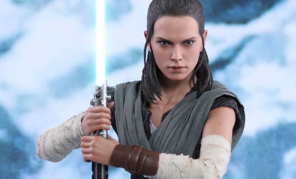 star-wars-the-last-jedi-rey-jedi-training-sixth-scale-hot-toys-feature-903205