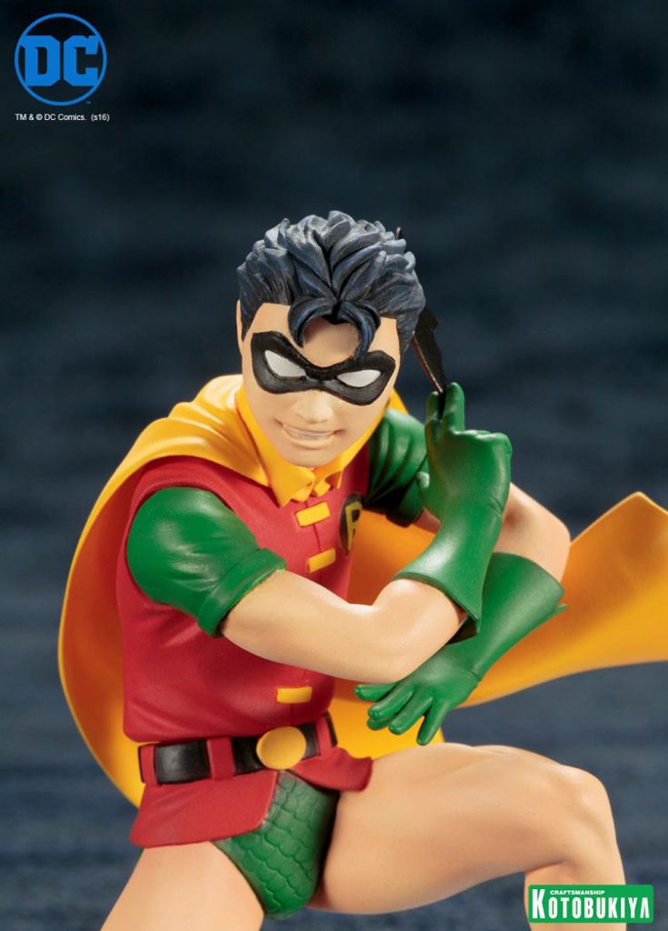 batman robin statue