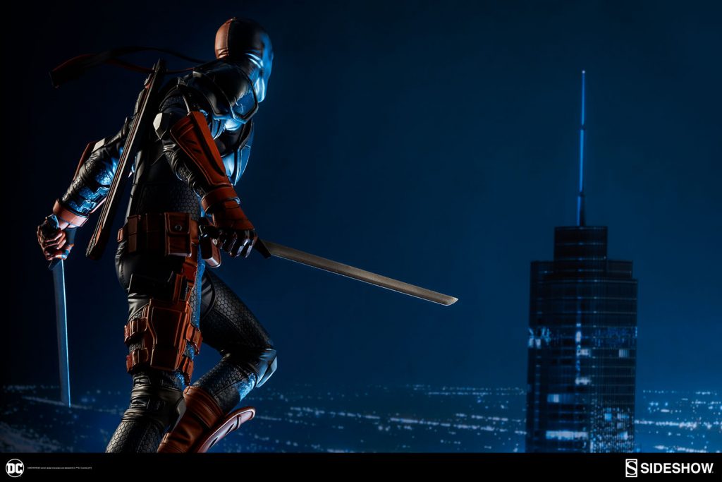 Deathstroke Figure by Sideshow Collectibles | ActionFiguresDaily.com