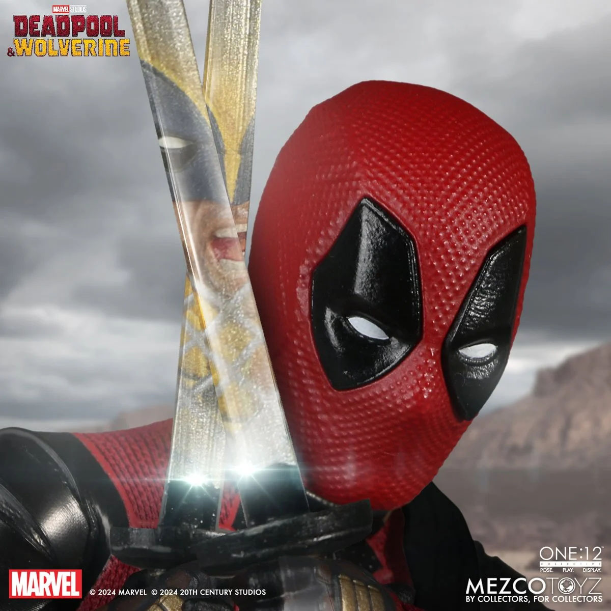 Deadpool Wolverine Mezco One 12 Deadpool Action Figure 4