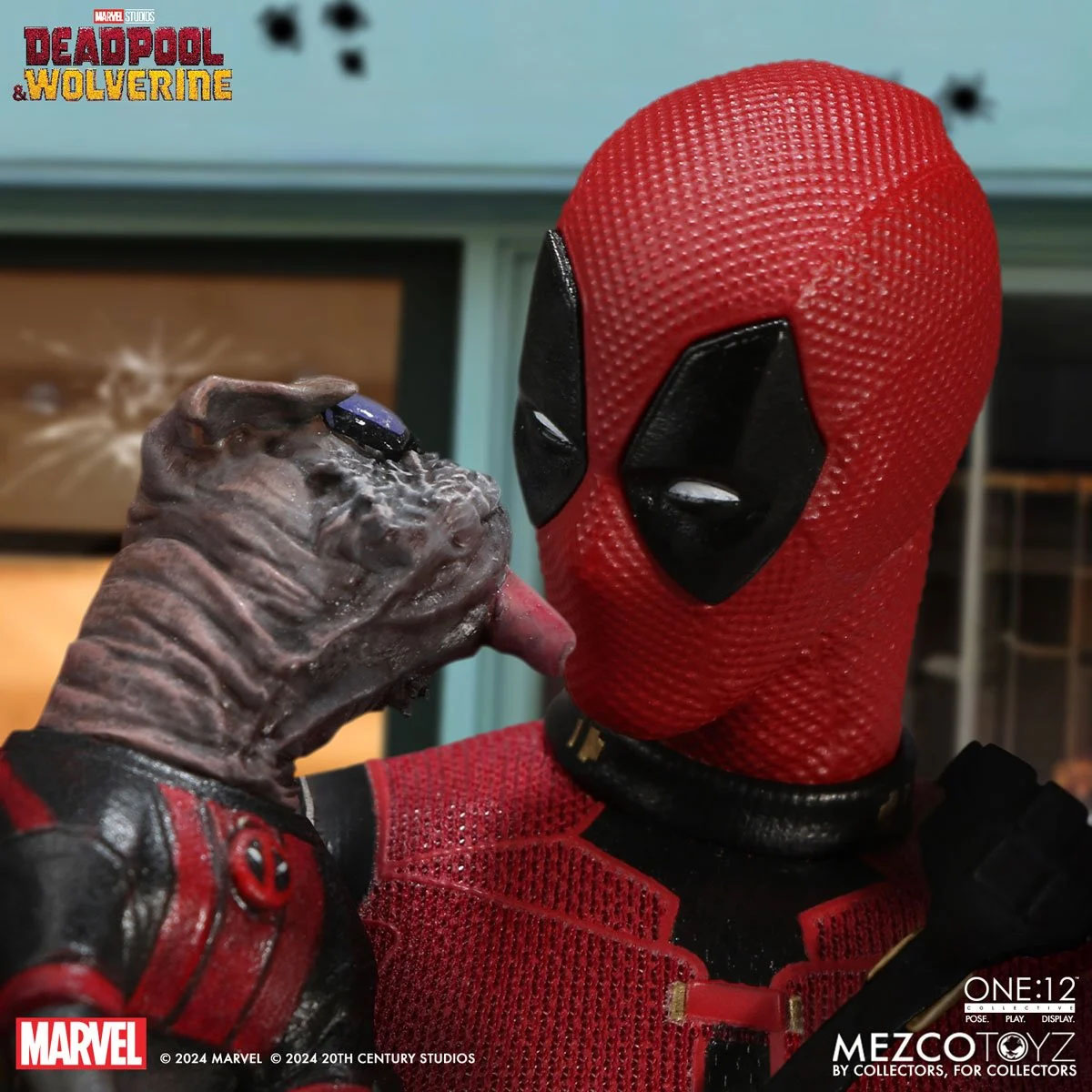 Deadpool Wolverine Mezco One 12 Deadpool Action Figure 9